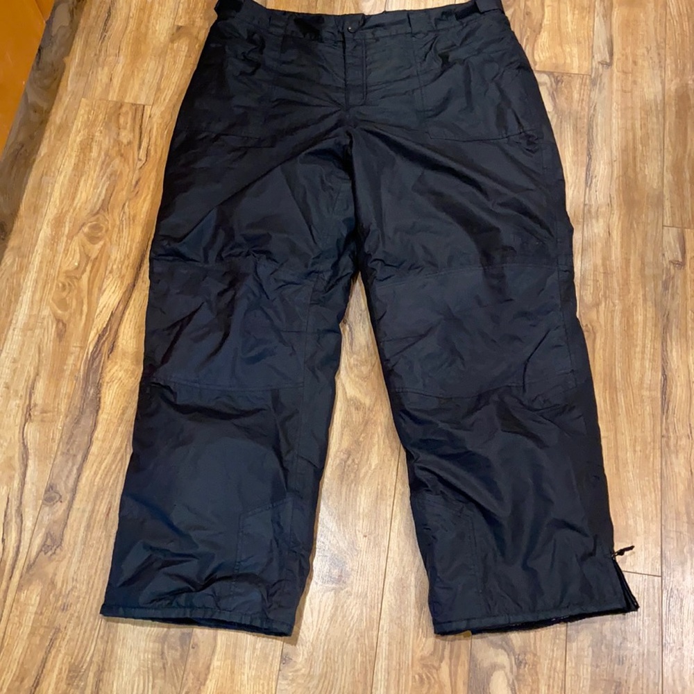 Men’s snow pants. Like new.
